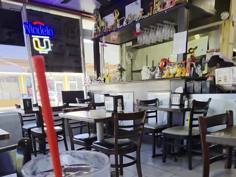 MAYAMEX RESTAURANT interior